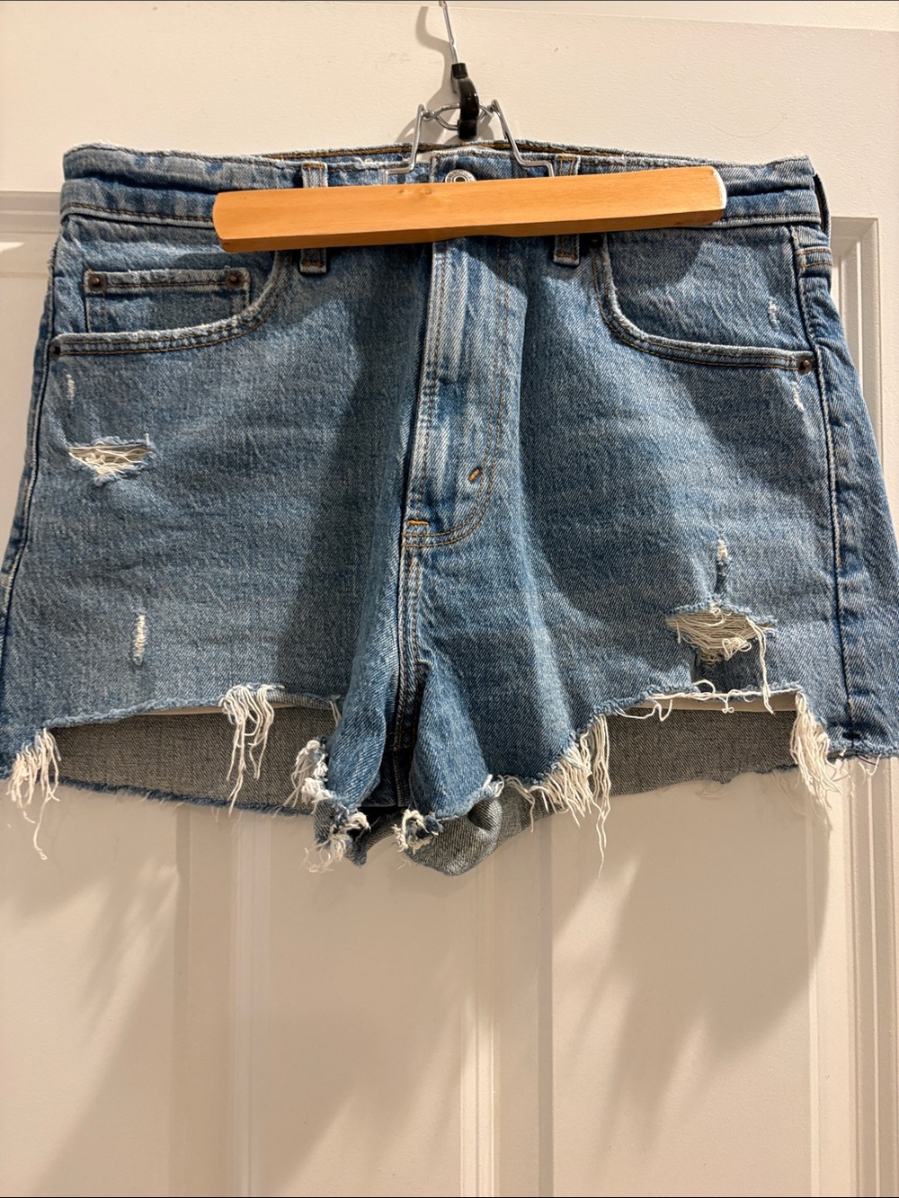 Abercrombie & Fitch Light  Distressed Mom Shorts